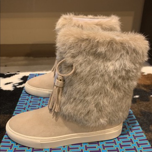 Tory Burch Anjelica Fur Boots 💥 (BRAND NEW) 💥 - Picture 3 of 9